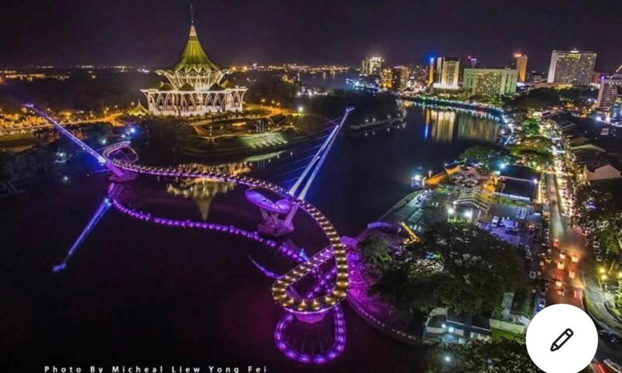 Riverbank Suites Waterfront Kuching Zewnętrze zdjęcie