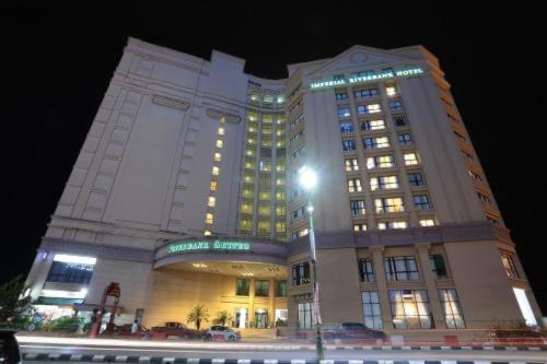 Riverbank Suites Waterfront Kuching Zewnętrze zdjęcie