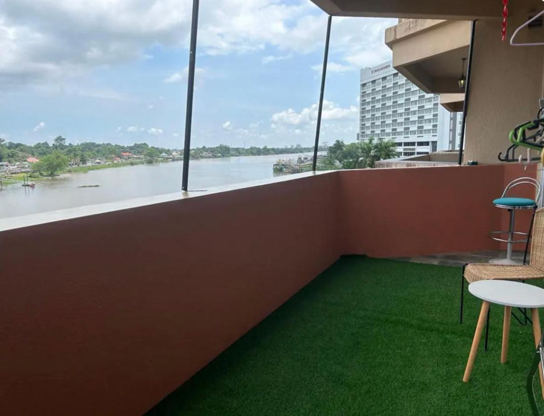 Riverbank Suites Waterfront Kuching Zewnętrze zdjęcie
