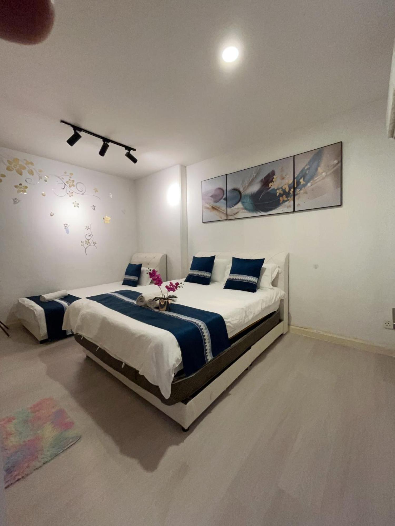 Riverbank Suites Waterfront Kuching Zewnętrze zdjęcie